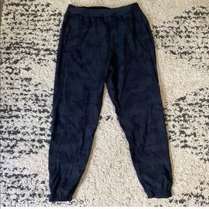 Lululemon surge jogger